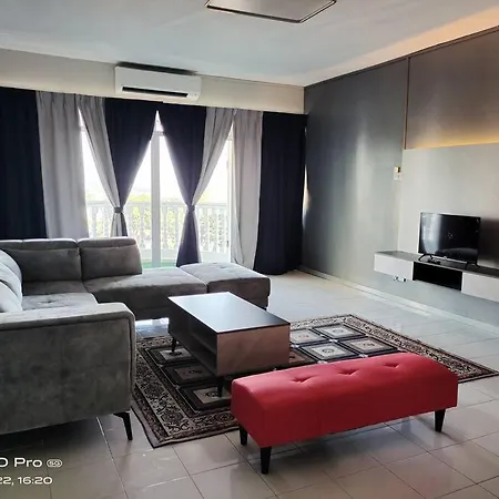 Nurizz Condostay Homestay Pantai Puteri Melaka Kampong Bukit Darat Exterior photo