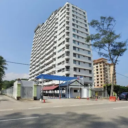 Nurizz Condostay Homestay Pantai Puteri Melaka Kampong Bukit Darat Exterior photo