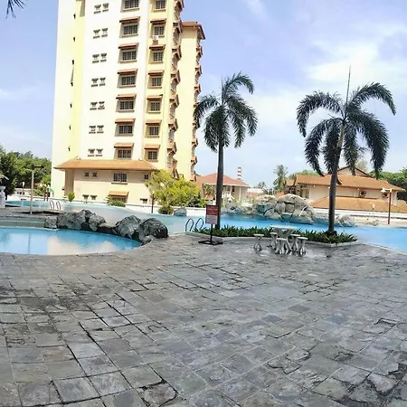 Nurizz Condostay Homestay Pantai Puteri Melaka Kampong Bukit Darat Exterior photo