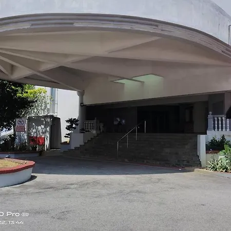 Nurizz Condostay Homestay Pantai Puteri Melaka Kampong Bukit Darat Exterior photo